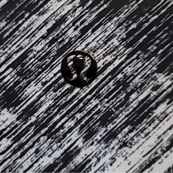 Lululemon Hot to Street Crop Heat Wave White/Black Size 6 - Picture 3 of 11